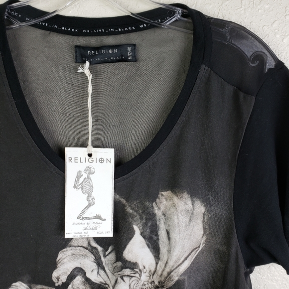 NWT RELIGION London 'We Live In Black' Skull Tattoo Graphic Print Tee size M - Picture 11 of 12